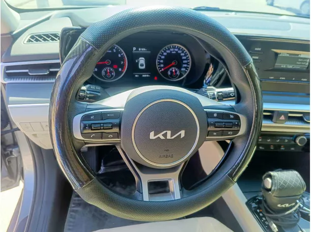 Car image 22