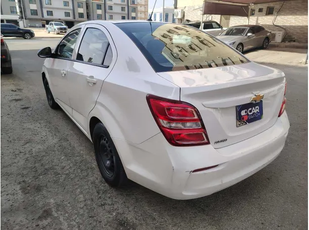 Car image 7
