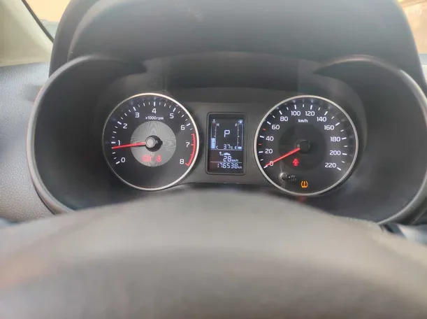 Car image 19