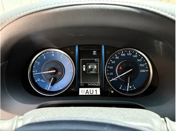 Car image 24