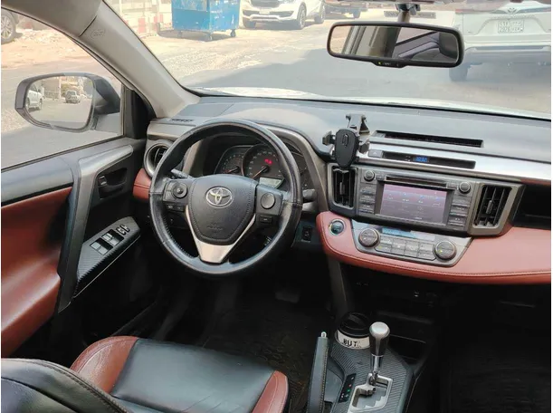 Car image 18