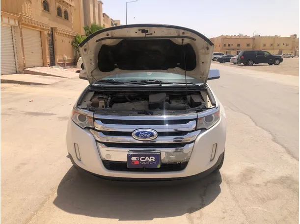 Car image 25