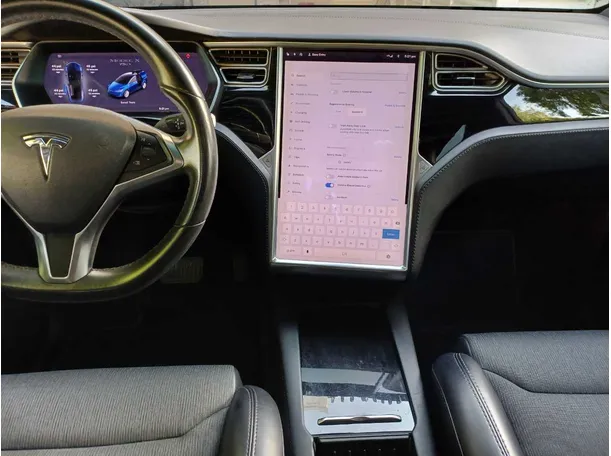 Car image 18