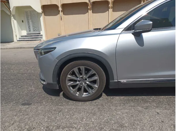 Car image 9