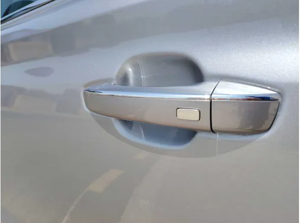 Car image 34