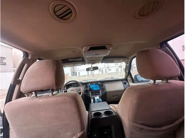 Car image 25