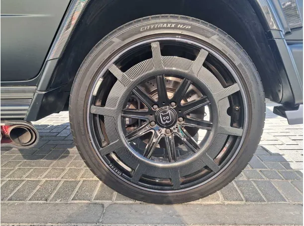 Car image 10