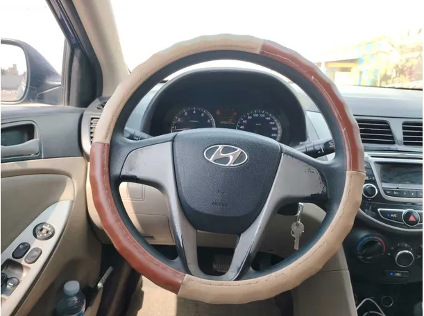 Car image 21