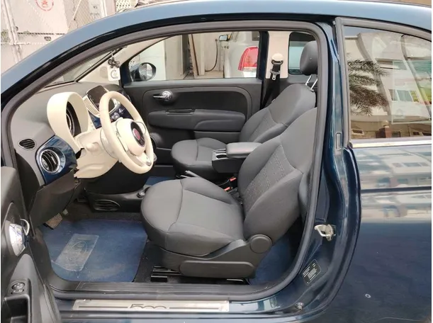 Car image 15