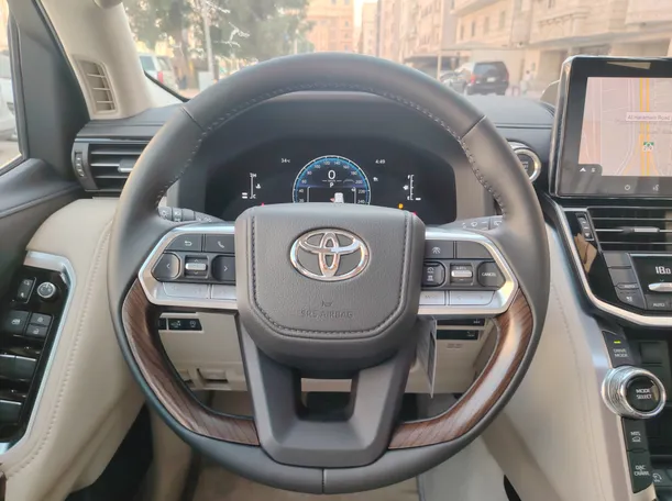 Car image 23