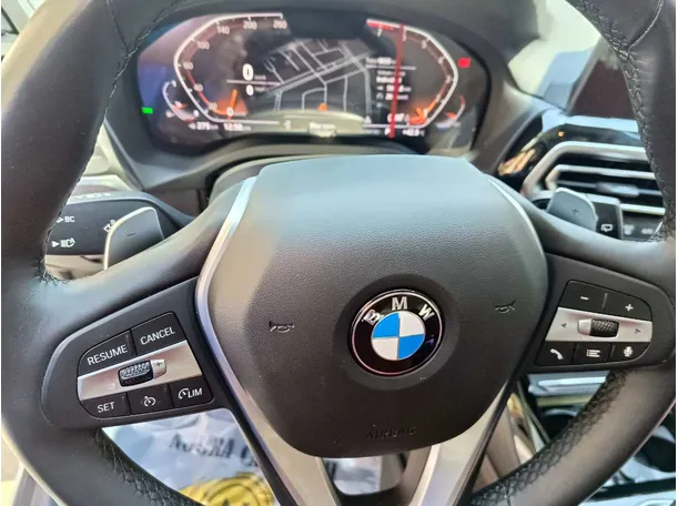 Car image 30