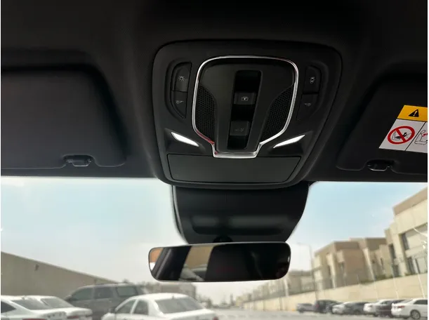 Car image 27
