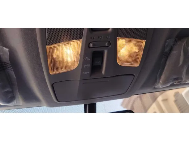 Car image 26