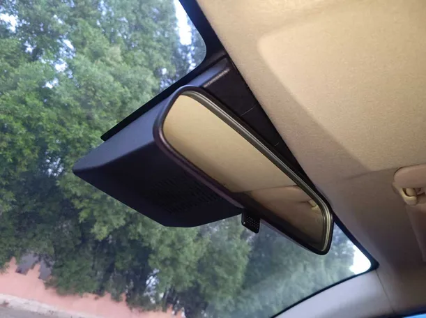 Car image 30