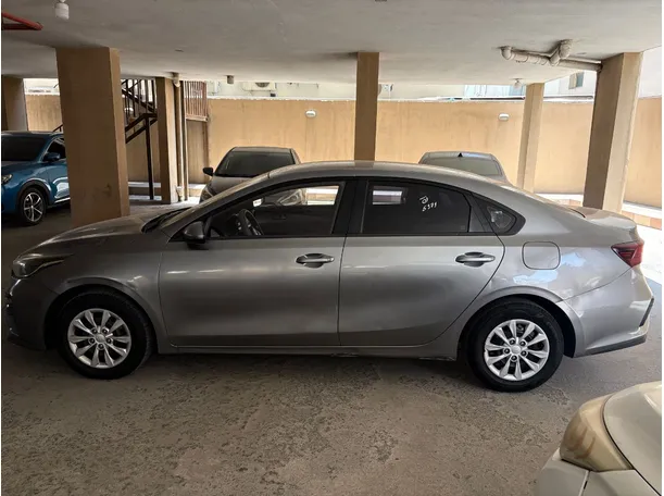 Car image 8