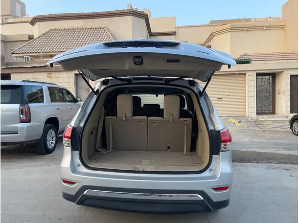 Car image 20