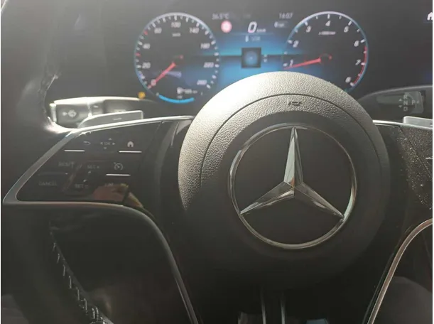 Car image 25