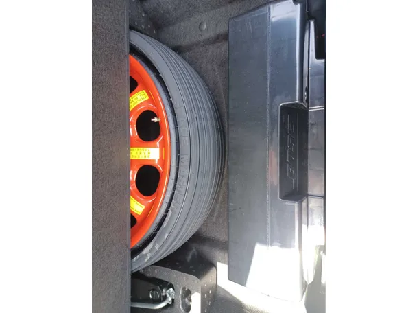 Car image 25