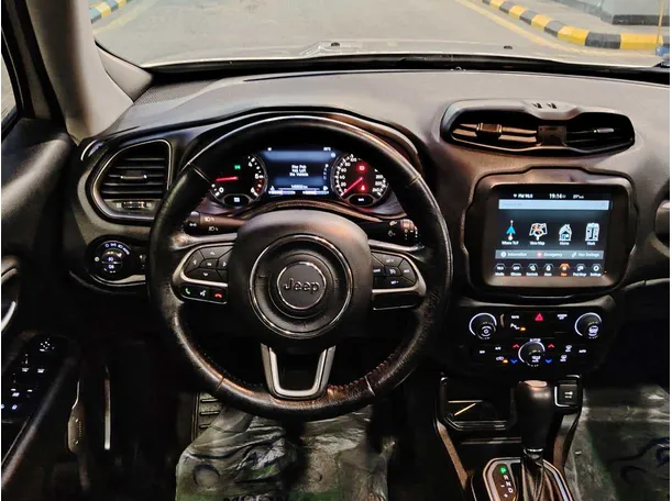 Car image 23