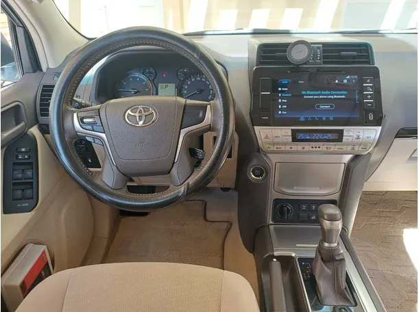 Car image 18