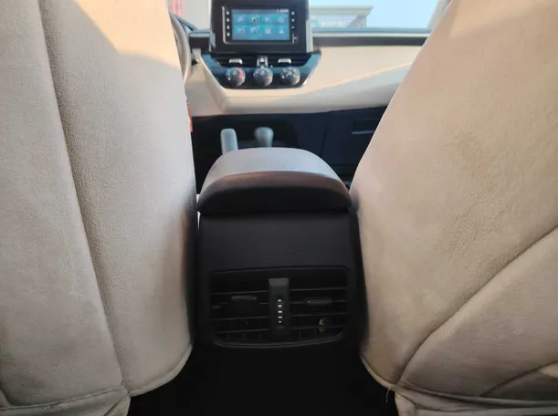Car image 24