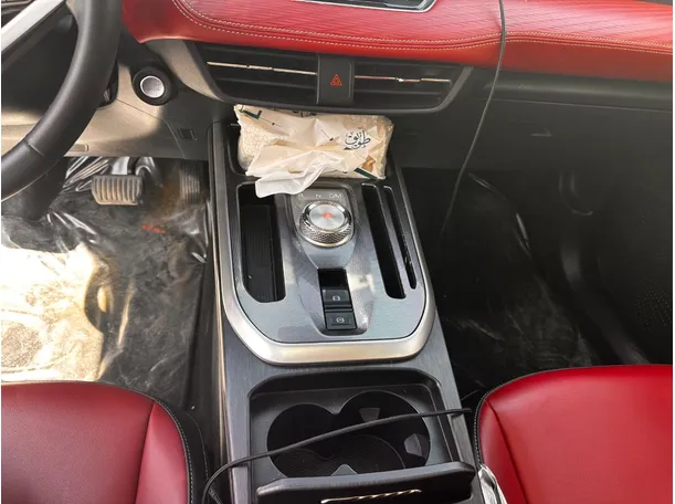 Car image 18
