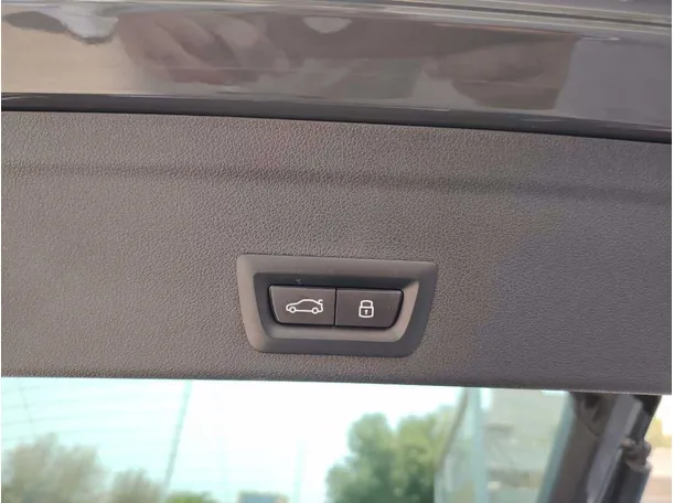 Car image 38