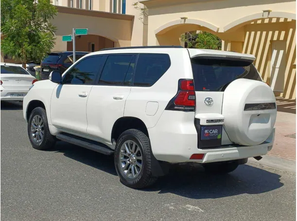 Car image 7