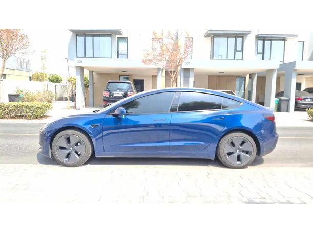 Car image 8