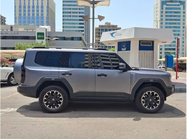 Car image 8