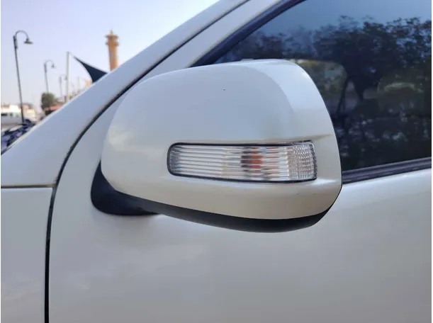 Car image 26