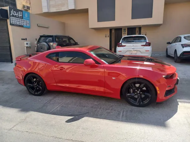 Car image 4