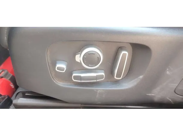 Car image 28