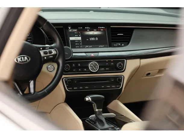 Car image 27