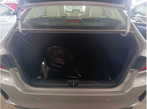Car image 27