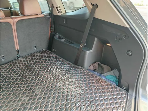 Car image 29
