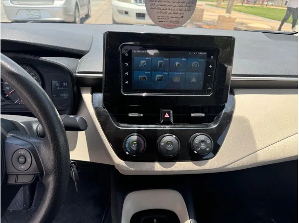 Car image 18