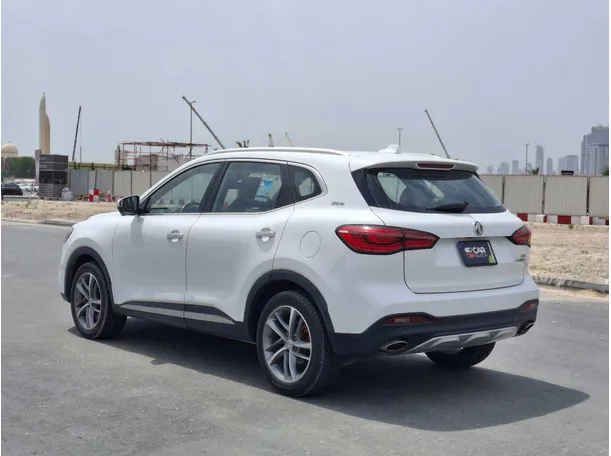 Car image 5