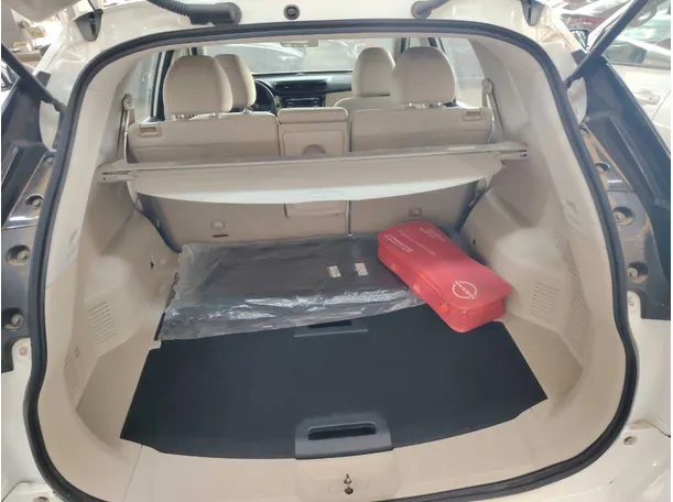 Car image 28