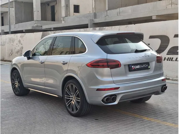 Car image 7
