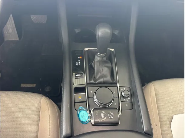 Car image 13