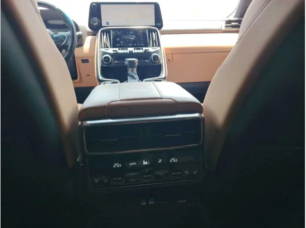 Car image 36