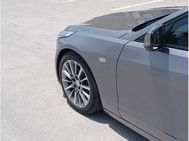 Car image 9