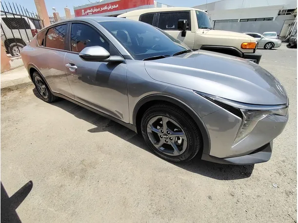 Car image 4