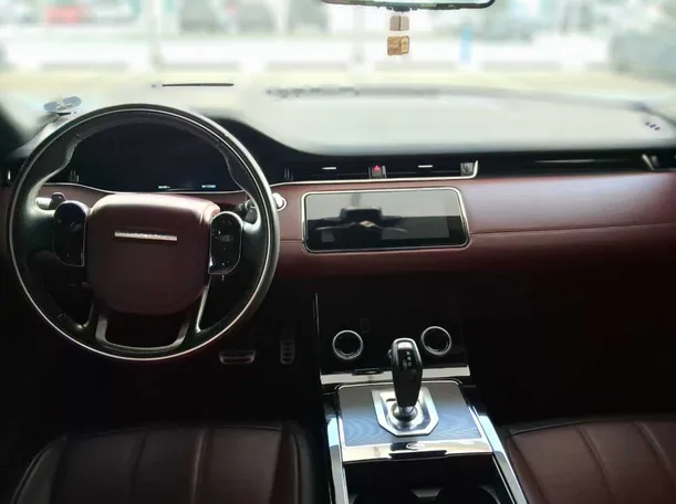 Car image 13