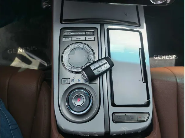 Car image 26