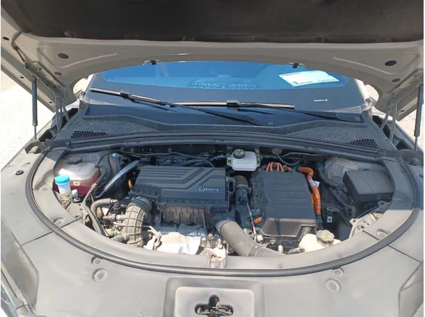 Car image 25