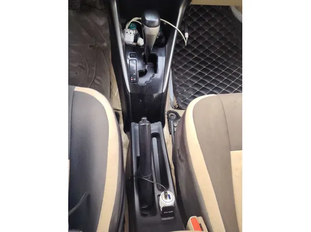 Car image 17