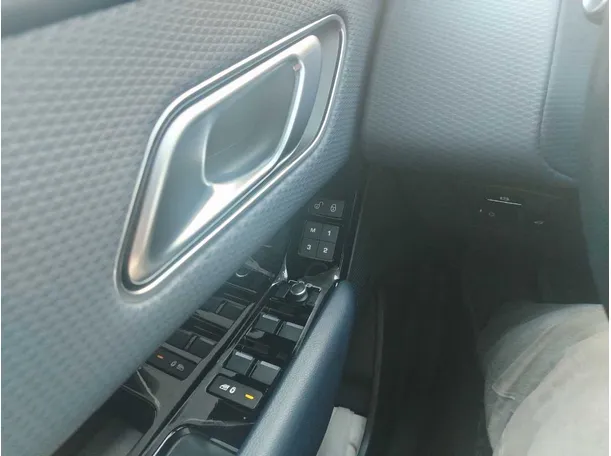 Car image 41