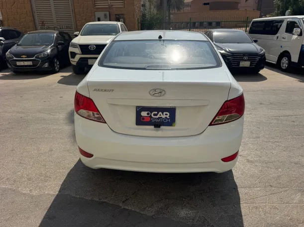 Car image 6